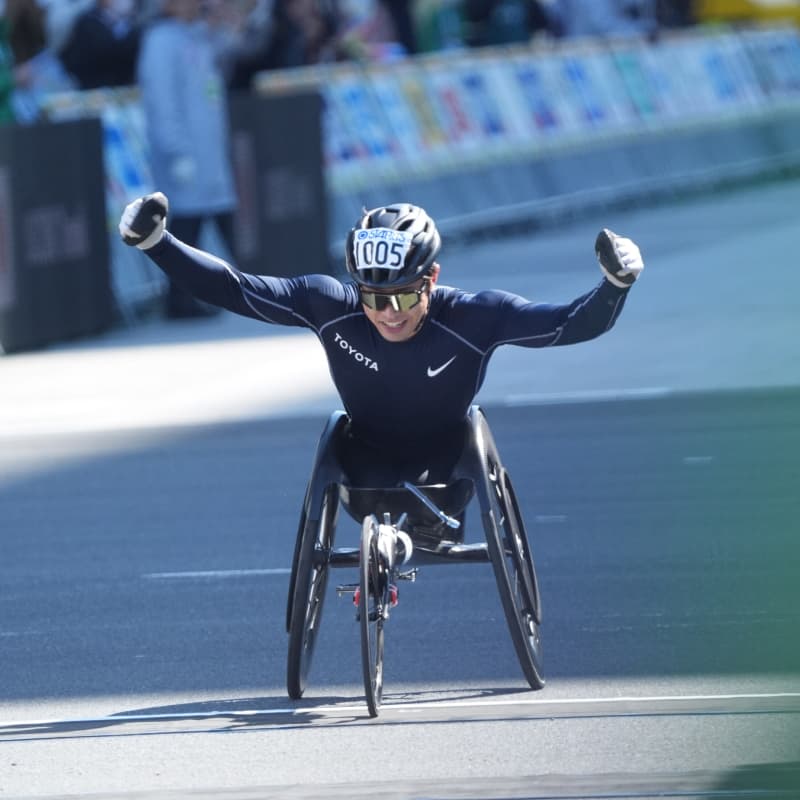 車いすマラソンレースの様子