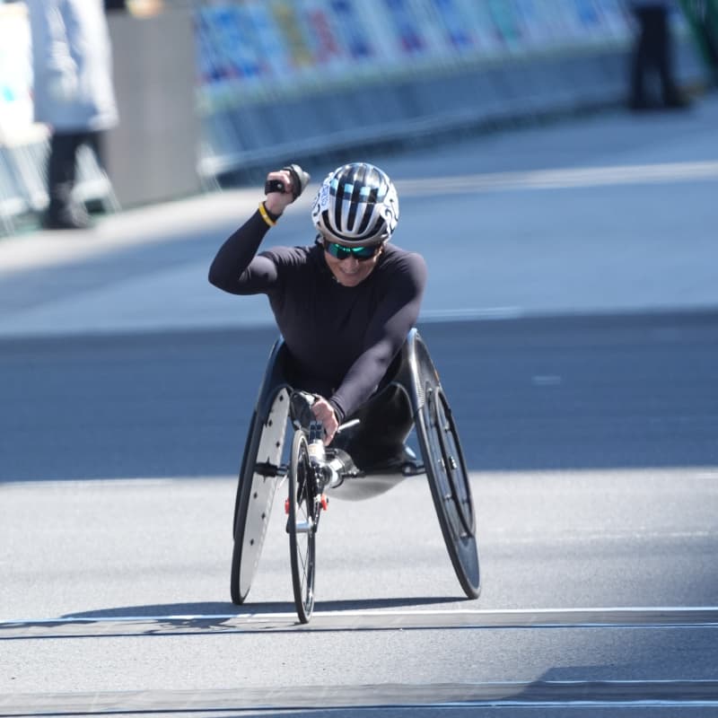 車いすマラソンレースの様子